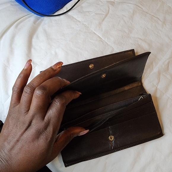 SOLD. Bottega Veneta long wallet - Picture 4 of 16